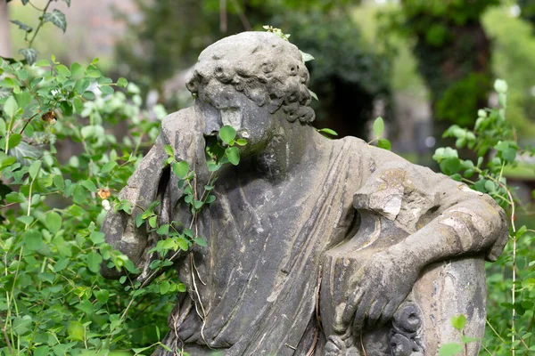 Estatua Histórica Sobre Antiguo Cementerio Praga República Checa —  Fotos de Stock