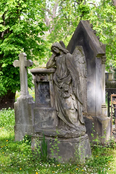 Statua Storica Sul Vecchio Cimitero Praga Repubblica Ceca — Foto Stock