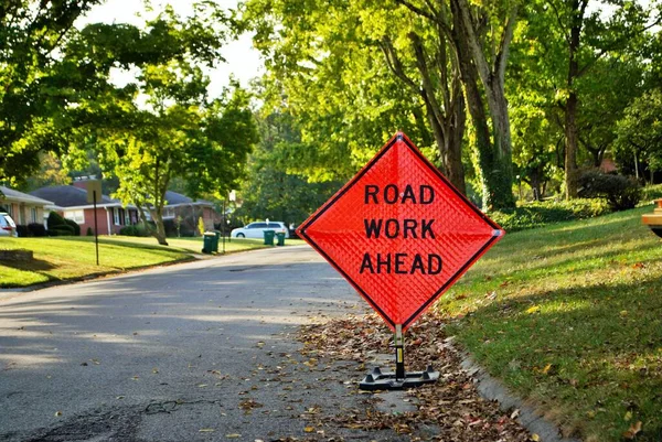 Obras Carretera Delante Señal Construcción Barrio Residencial — Foto de Stock