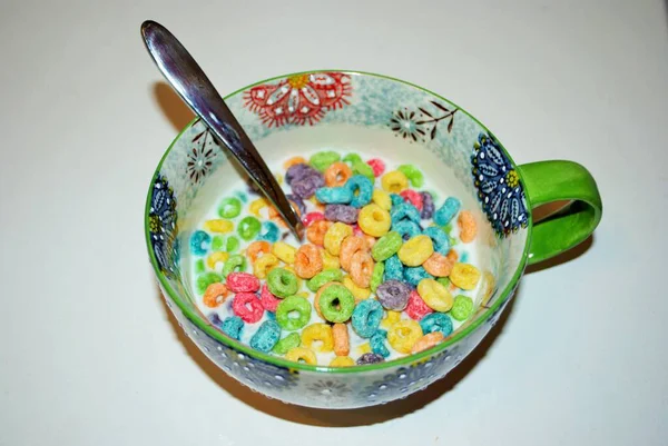 Close Bowl Full Fruit Flavored Loops Sugar Ready Eat Breakfast — Stock Photo, Image