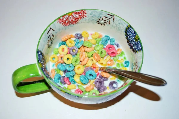 Close Bowl Full Fruit Flavored Loops Sugar Ready Eat Breakfast — Stock Photo, Image