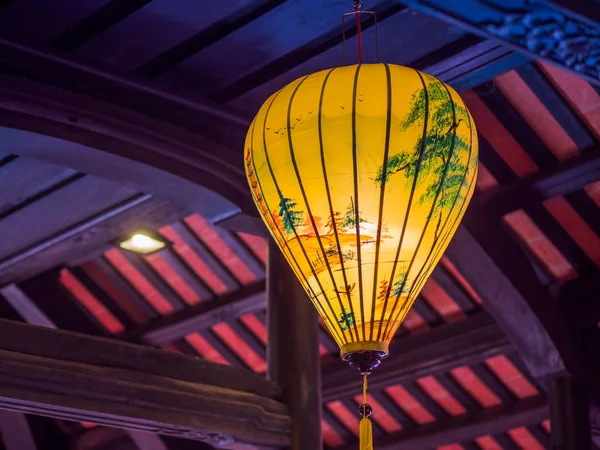 Lâmpada Nacional Amarela Para Ano Novo Chinês — Fotografia de Stock