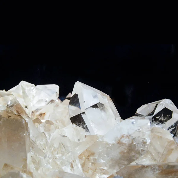 Big rock of quartz crystals — Stock Photo, Image