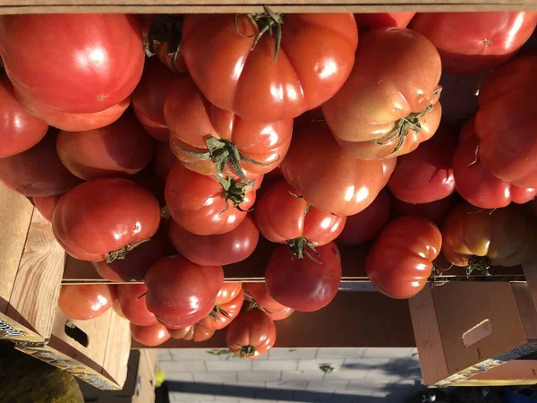 Red Tomatoes Wooden Box Sell Market Spring — Stock Photo, Image