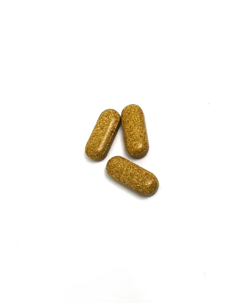Tabletki medycznemedyczne lub tabletki odizolowane na białym tle. Zestaw pigułek. Lekarstwa. Koncepcja medyczna i zdrowotna. — Zdjęcie stockowe