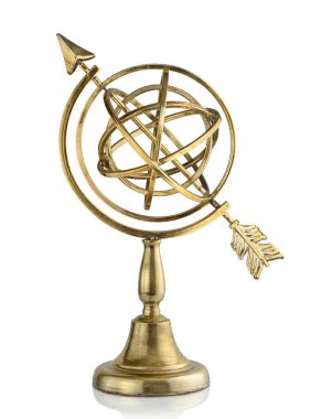 Vintage armillary beyaz arka plan üzerinde izole küre