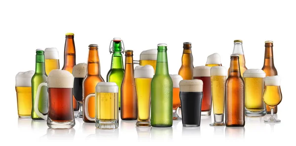 Set di diverse birre isolate su sfondo bianco — Foto Stock