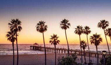 Manhattan Beach iskelesinden gün batımında, Los Angeles, Kaliforniya
