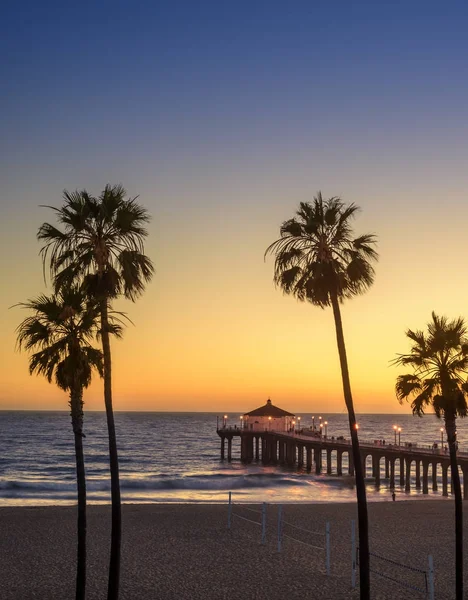 Manhattan Beach iskelesinden gün batımında, Los Angeles, Kaliforniya