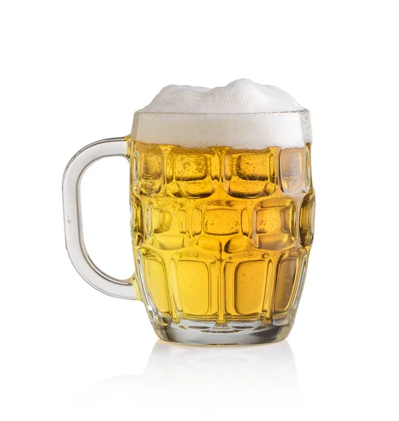 白色背景下隔离的啤酒杯 图库图片