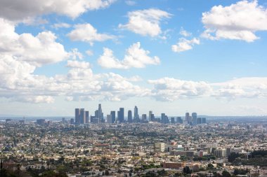 Los Angeles şehir merkezi gökdelenleri güneşli bir günde