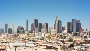 Güneşli bir günde Los Angeles şehir gökdelenleri