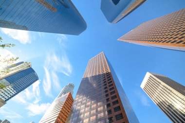 Güneşli bir günde Los Angeles şehir gökdelenleri