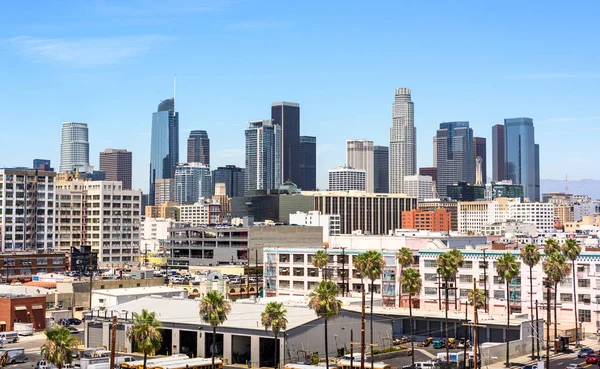 加利福尼亚洛杉矶市中心的天际线 — 图库照片