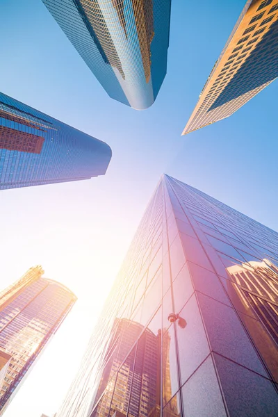 Centro de Los Angeles arranha-céus skyline no dia ensolarado — Fotografia de Stock