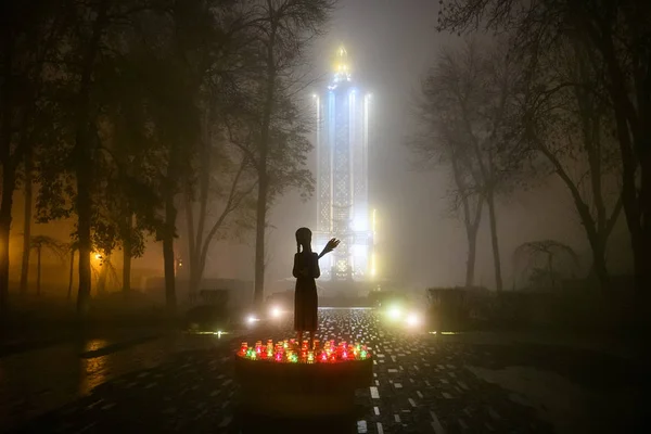 Gedenkteken voor de slachtoffers van de Holodomor, grote honger in Oekraïne 1932 - 1933. Kiev, Oekraïne. november 2019 — Stockfoto