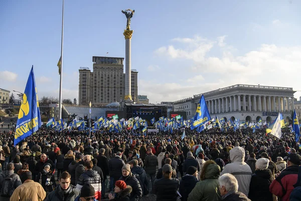 Ukraynalılar, Normandiya Format Zirvesi öncesinde Cumhurbaşkanı Zelensky için Kırmızı Çizgiler adlı mitinge katıldılar. Kyiv, Ukrayna, 08-12-2019 — Stok fotoğraf