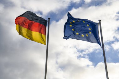 Almanya Federal Cumhuriyeti ve Avrupa Birliği bayrağı.