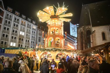 Leipzig, Almanya 'da sokaklarda ve meydanlarda Noel kutlamaları. 26 Kasım 2019