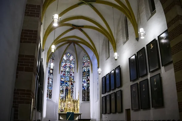Интерьер лютеранской церкви Святого Фомы Томаскирче в Лейпциге, Германия. Ноябрь 2019 — стоковое фото