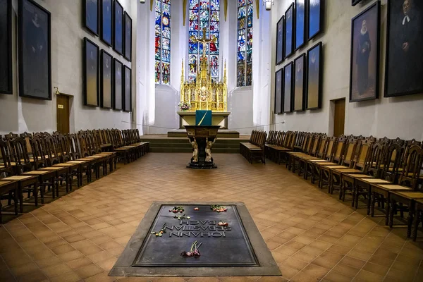 Себастьян Феттель - настоятель лютеранской церкви Святого Фомы в Остине (Германия). Ноябрь 2019 — стоковое фото