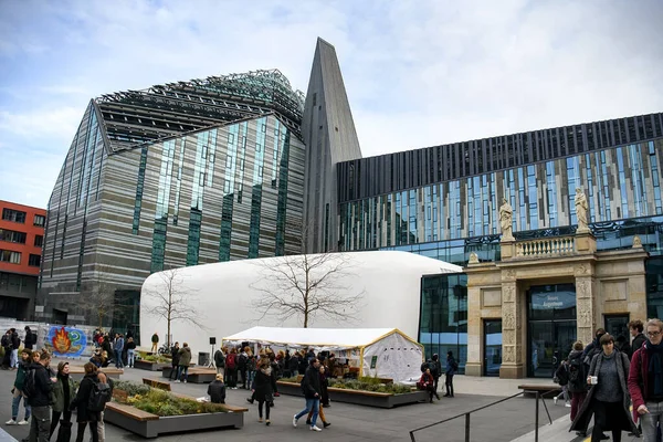 Paulinum, Iglesia y Augusteum, edificio principal de la Universidad de Leipzig en Augustusplatz Leipzig, Alemania. Noviembre 2019 — Foto de Stock