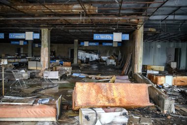 Prypiat, Ukrayna 'daki nükleer patlamadan sonra terk edilen Pripyat' taki pazar yeri. Aralık 2019