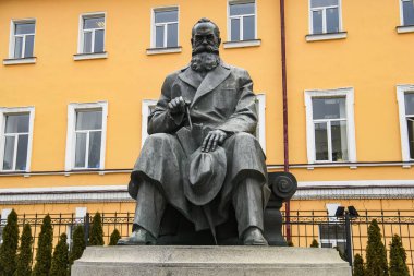 Ukrayna 'nın Ukrayna' nın ilk başkanı Hruşevski 'nin Ukrayna' daki anıtı. 