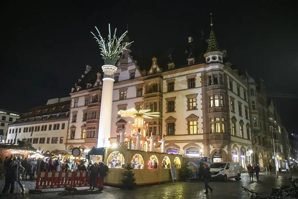 Multidão Pessoas Feira Natal Festiva Tradicional Perto Nikolaikirche Entardecer Leipzig — Fotografia de Stock