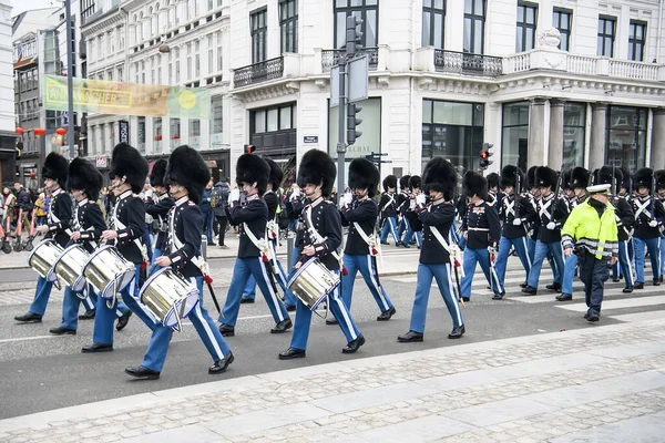 Guardia Real Den Kongelige Livgarde Marcha Durante Ceremonia Guardia Honor —  Fotos de Stock