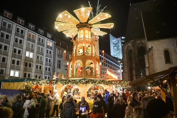 Multidão Pessoas Feira Natal Festiva Tradicional Perto Nikolaikirche Entardecer Leipzig — Fotografia de Stock