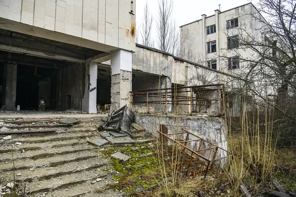 Terk Edilmiş Hayalet Kasaba Prypiat Kornobil Sınırlama Bölgesindeki Aşırı Gelişmiş — Stok fotoğraf