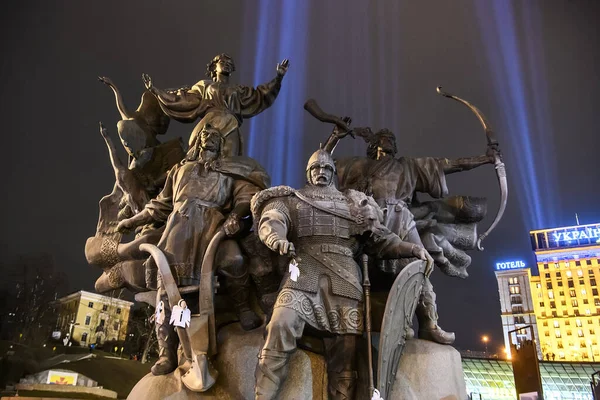 Feixes Luz Que Simbolizam Almas Ativistas Mortas Durante Euromaidan Kiev — Fotografia de Stock