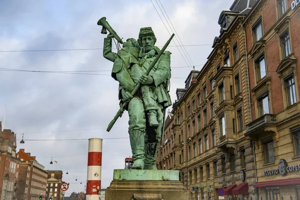 Private Soldier Little Hornblower Statue Bronze Monument Town Hall Square — Stock Photo, Image