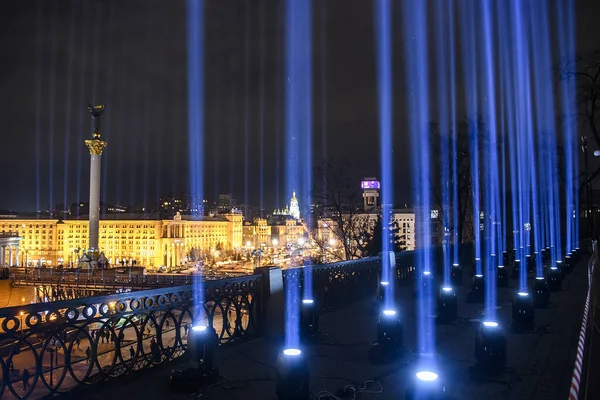 Light Beams Which Symbolize Activist Souls Killed Euromaidan Kyiv Ukraine — Stock Photo, Image
