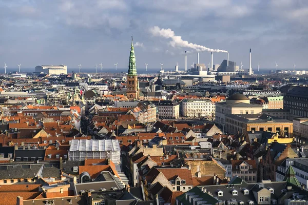 Vista aérea de Copenhague desde la parte superior de la torre del Ayuntamiento de Copenhague. Copenhague, Dinamarca. febrero 2020 — Foto de Stock