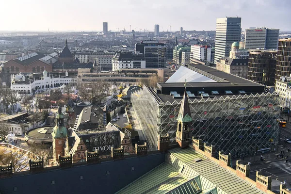 Vista aérea de Copenhague desde la parte superior de la torre del Ayuntamiento de Copenhague. Copenhague, Dinamarca. febrero 2020 — Foto de Stock