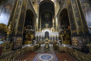 St. Volodymyr Katedrali 'nin içinde sunak ve fresklerin parçaları var. Kyiv, Ukrayna. 