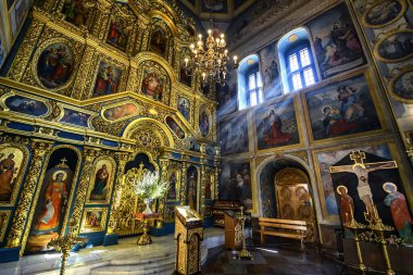 St. Michael 's Altın Kubbe Katedrali' nin içi sunak ve fresk parçalarıyla dolu. Kyiv, Ukrayna. 