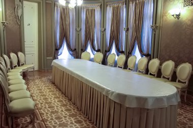 Ukrayna 'nın başkenti Kyiv' de Chimaeras ile ünlü bir evin içinde.. 