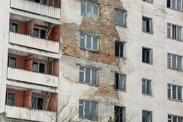 Elhagyott Szellemváros Prypiat Túlnőtt Fák Összedőlt Épületek Pripyat Chornobyl Kizárt — Stock Fotó