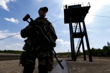Senkivka kontrol noktası, Ukrayna ile Rusya ve Belarus arasındaki üç yönlü sınır kapısı. Chernihiv bölgesi, Ukrayna. 
