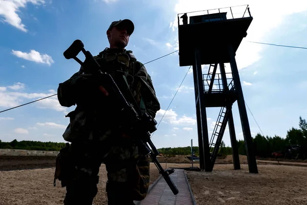 Senkivka kontrol noktası, Ukrayna ile Rusya ve Belarus arasındaki üç yönlü sınır kapısı. Chernihiv bölgesi, Ukrayna. 