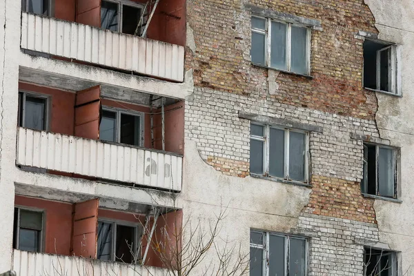 Verlassene Geisterstadt Prypiat Überwucherte Bäume Und Einstürzende Gebäude Pripjat Sperrzone — Stockfoto