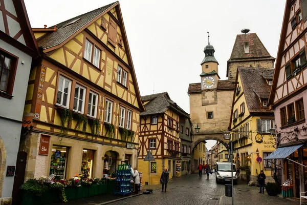 Традиционные Полудеревянные Дома Узкой Средневековой Улице Ротенбурге Дер Таубер Бавария — стоковое фото