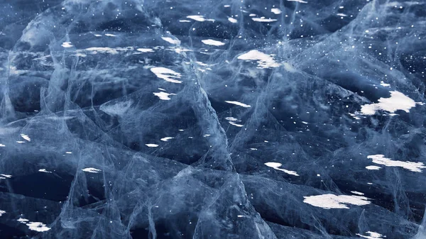 Textura de hielo del lago Baikal en Siberia. hielo del lago azul . —  Fotos de Stock
