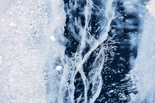 Textura de hielo del lago Baikal en Siberia. hielo del lago azul . —  Fotos de Stock