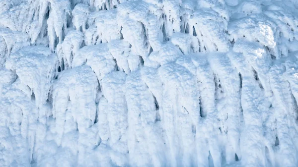 Ice formations. Forms of frozen water. — Stock Photo, Image