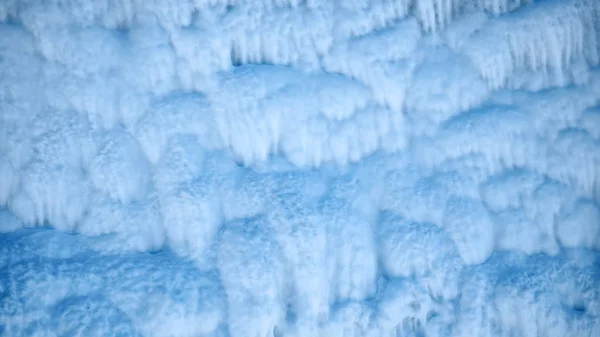 Jégképződmények. Fagyasztott víz formái. — Stock Fotó