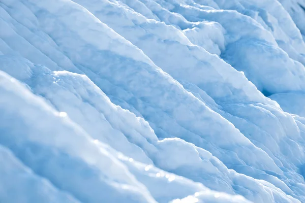 Formações de gelo. Formas de água congelada . — Fotografia de Stock